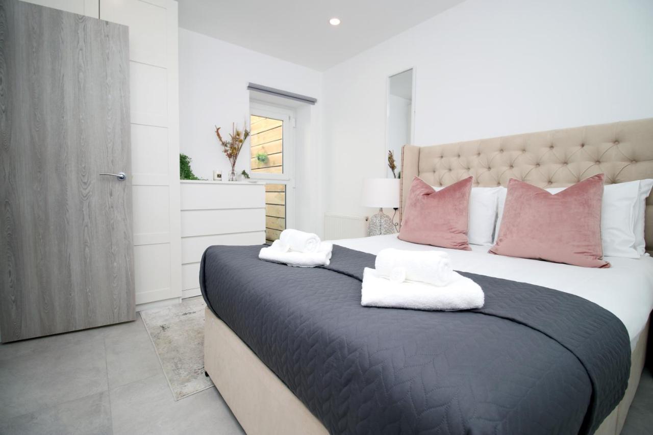 New Spacious 2 Bed Getaway - Private Courtyard! - Underfloor Heating كارديف المظهر الخارجي الصورة