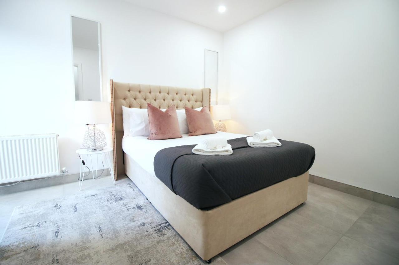 New Spacious 2 Bed Getaway - Private Courtyard! - Underfloor Heating كارديف المظهر الخارجي الصورة
