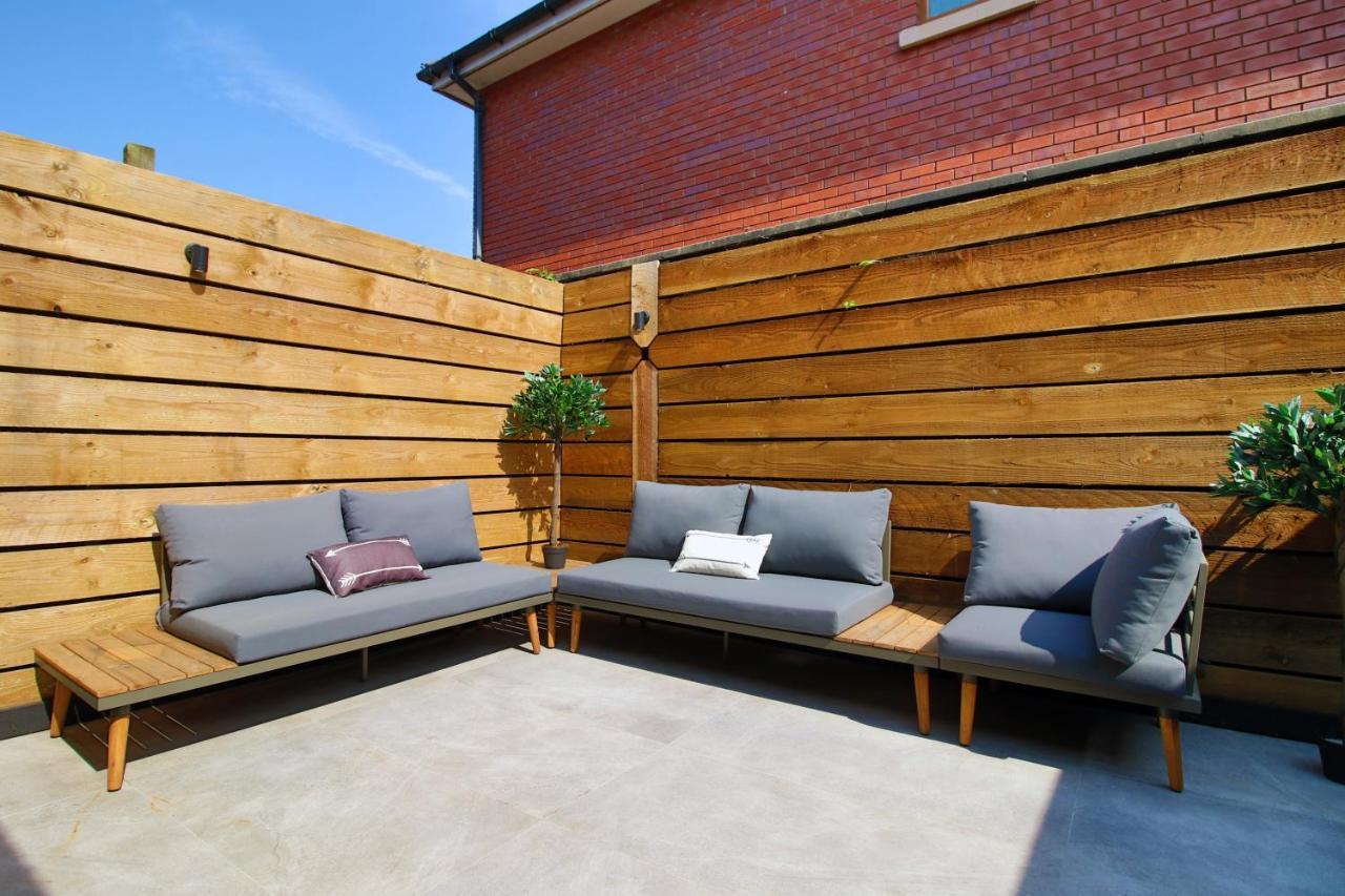 New Spacious 2 Bed Getaway - Private Courtyard! - Underfloor Heating كارديف المظهر الخارجي الصورة