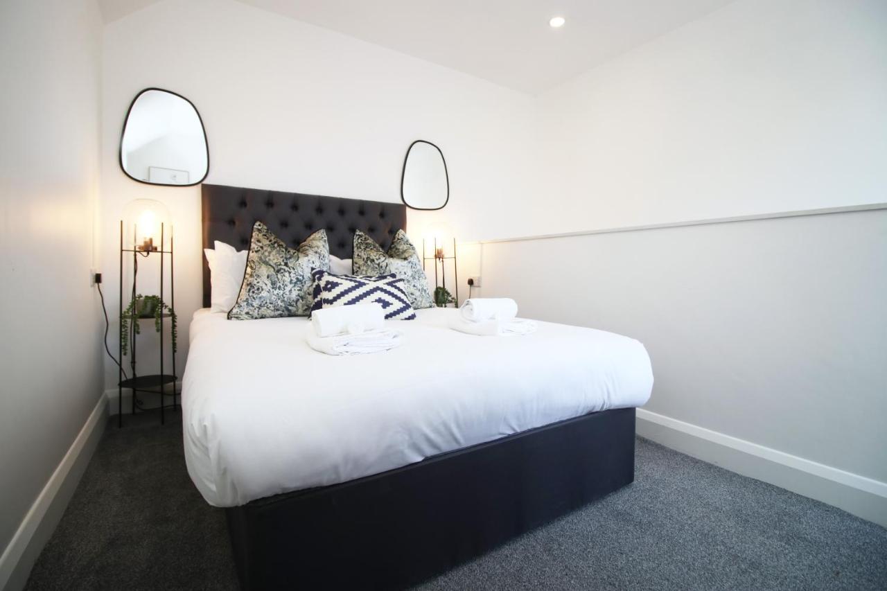 New Spacious 2 Bed Getaway - Private Courtyard! - Underfloor Heating كارديف المظهر الخارجي الصورة