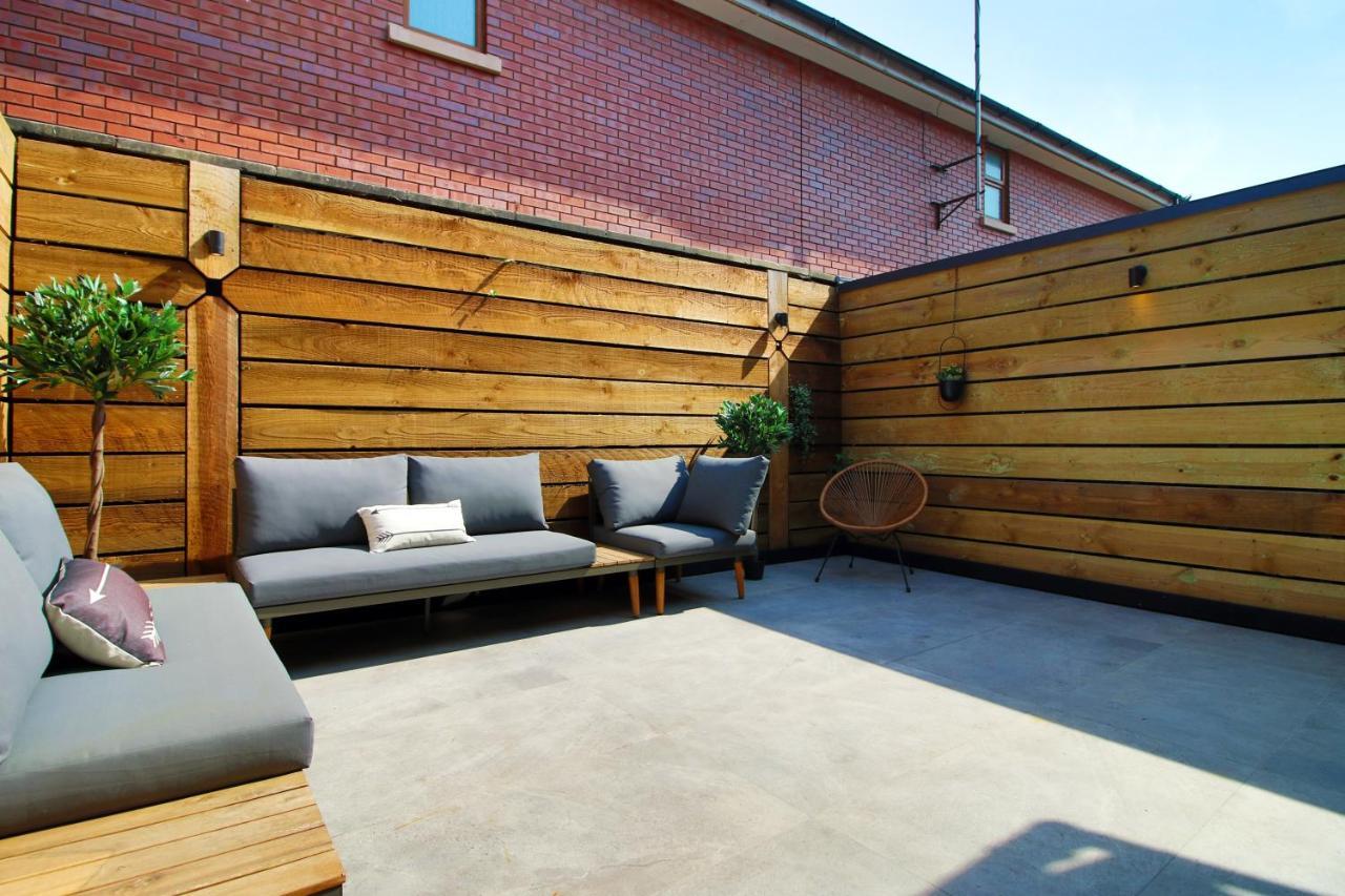 New Spacious 2 Bed Getaway - Private Courtyard! - Underfloor Heating كارديف المظهر الخارجي الصورة