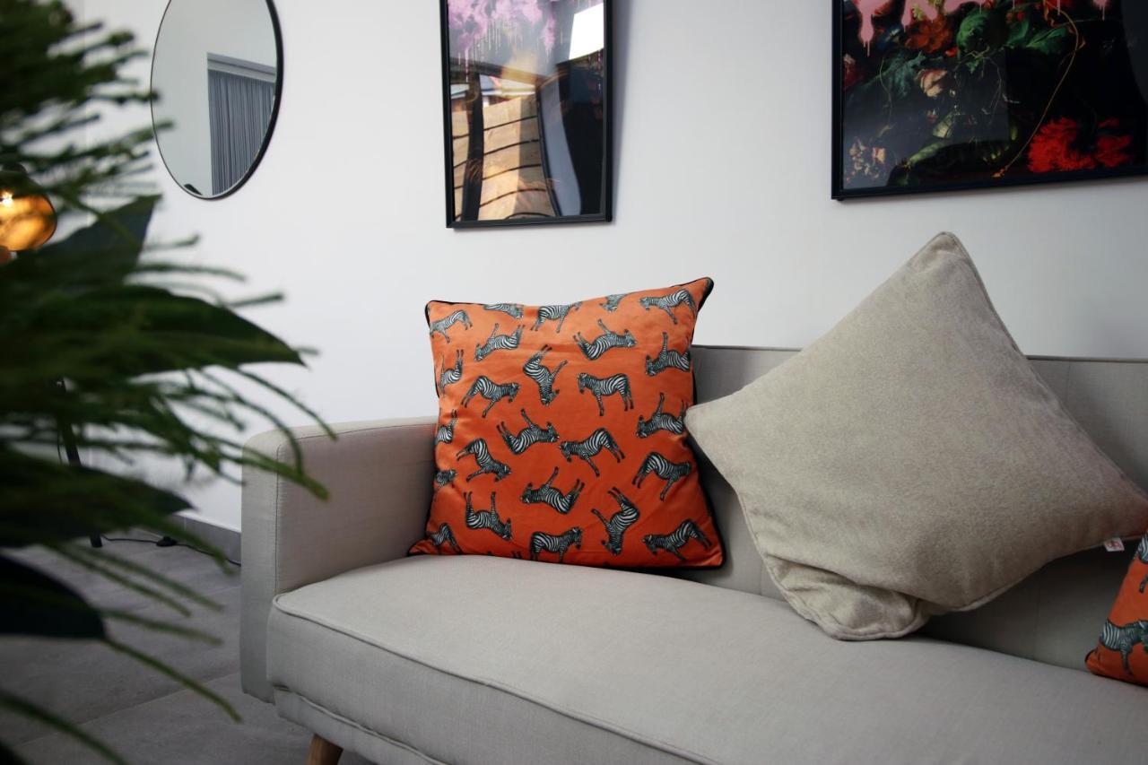 New Spacious 2 Bed Getaway - Private Courtyard! - Underfloor Heating كارديف المظهر الخارجي الصورة