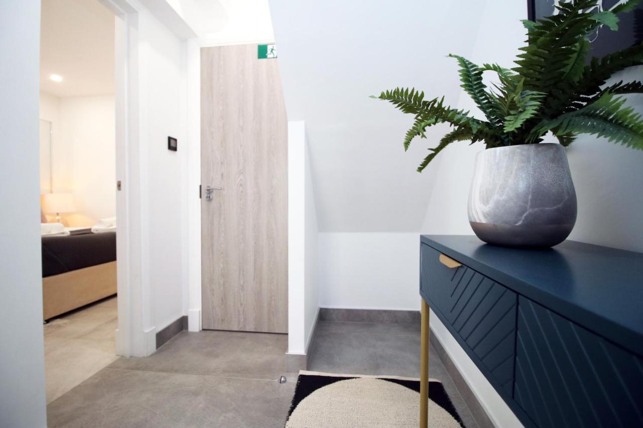 New Spacious 2 Bed Getaway - Private Courtyard! - Underfloor Heating كارديف المظهر الخارجي الصورة